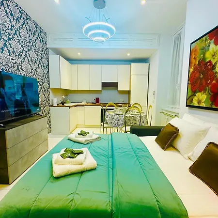 Colosseum Imperial Apartment *